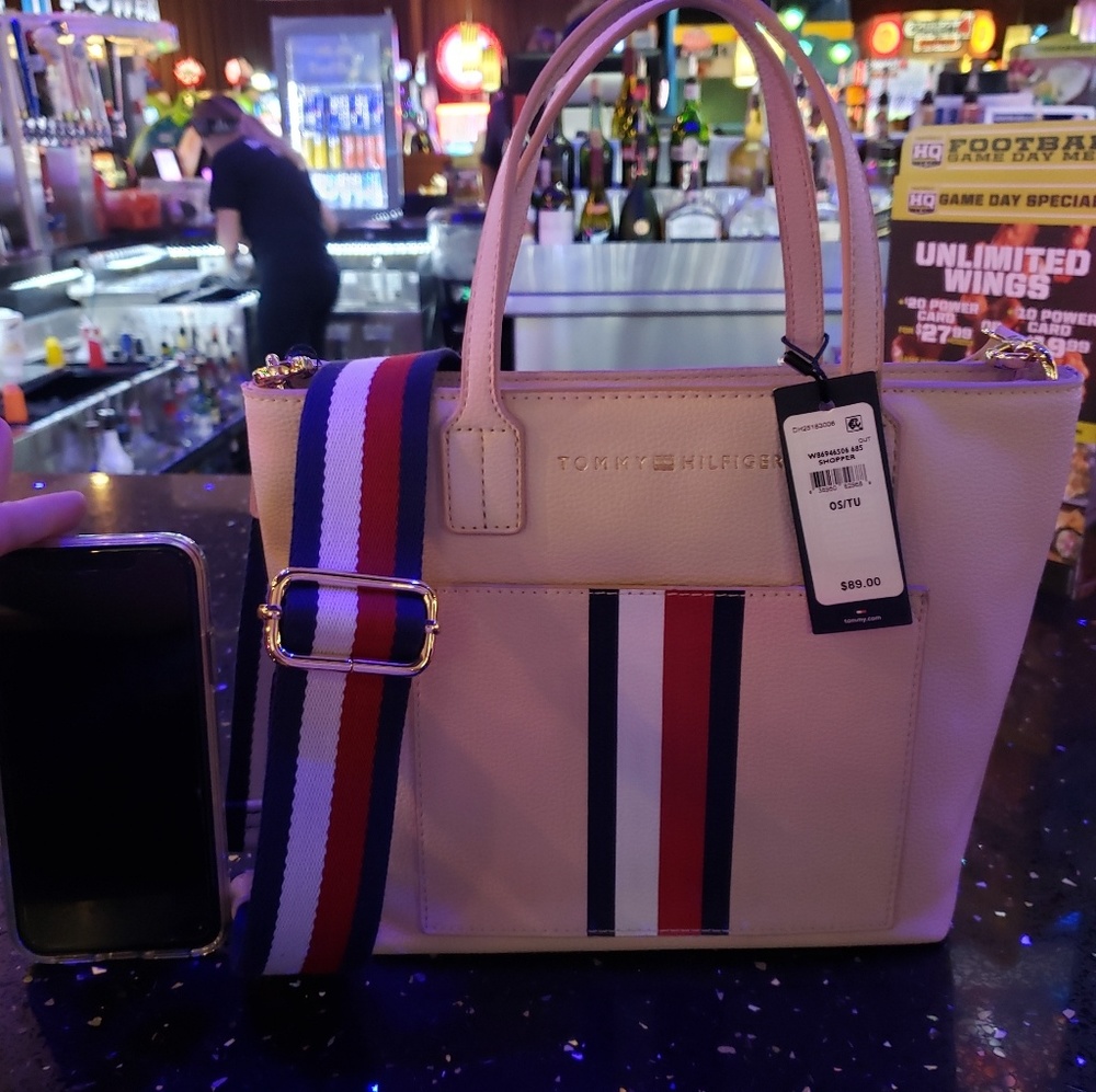 Authentic NWT Tommy Hilfiger purses